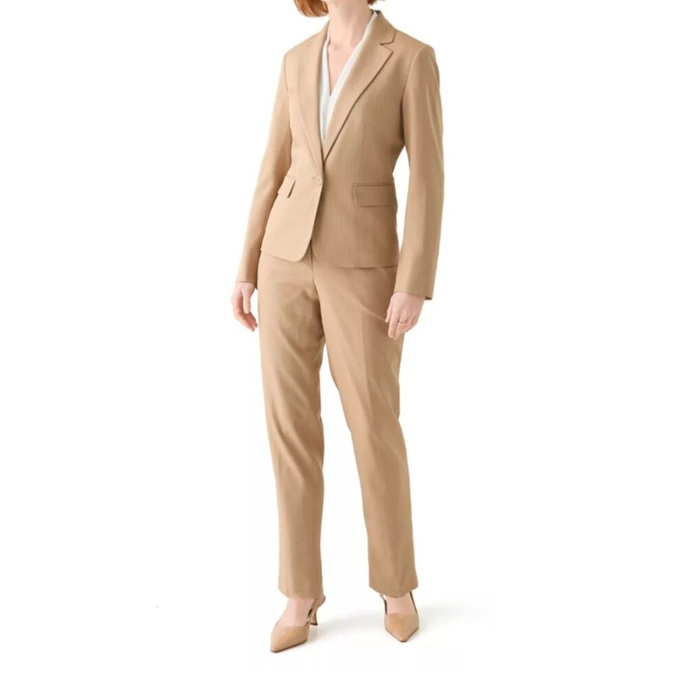 Le Suit Women's Size 10 Pinstripe Jacket/Pant Suit - Classic Professional Set